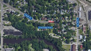 East North Street reopen, driver hospitalized in Lansing crash