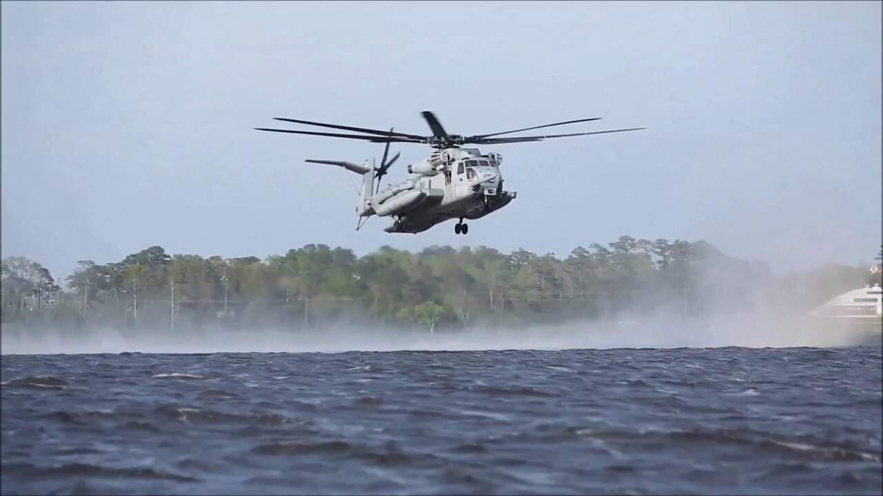 Recon Marines Conduct Helocasting