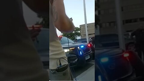 Horrible cop, needs to be fired. Full vid in description