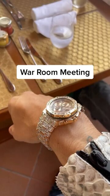 War room meeting 💵