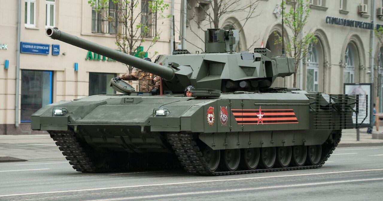 Russian Military Escalation: 2,000 Upgraded Tanks Heading Towards Ukraine"