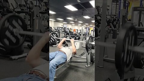 Triceps, close grip bench, Crazy 🤪 old man