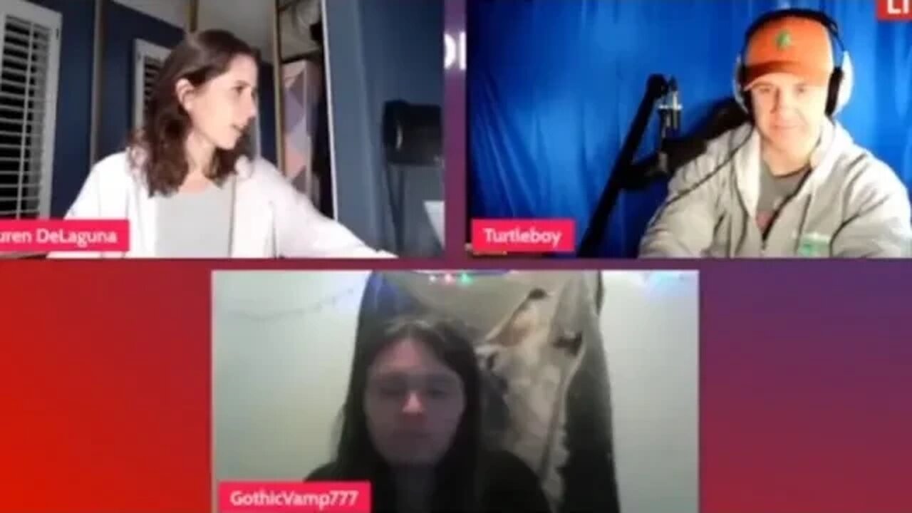 Lauren has a special guest 🧛♂️