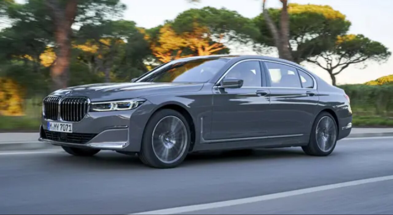 Top 10 luxurious cars in the world 2022