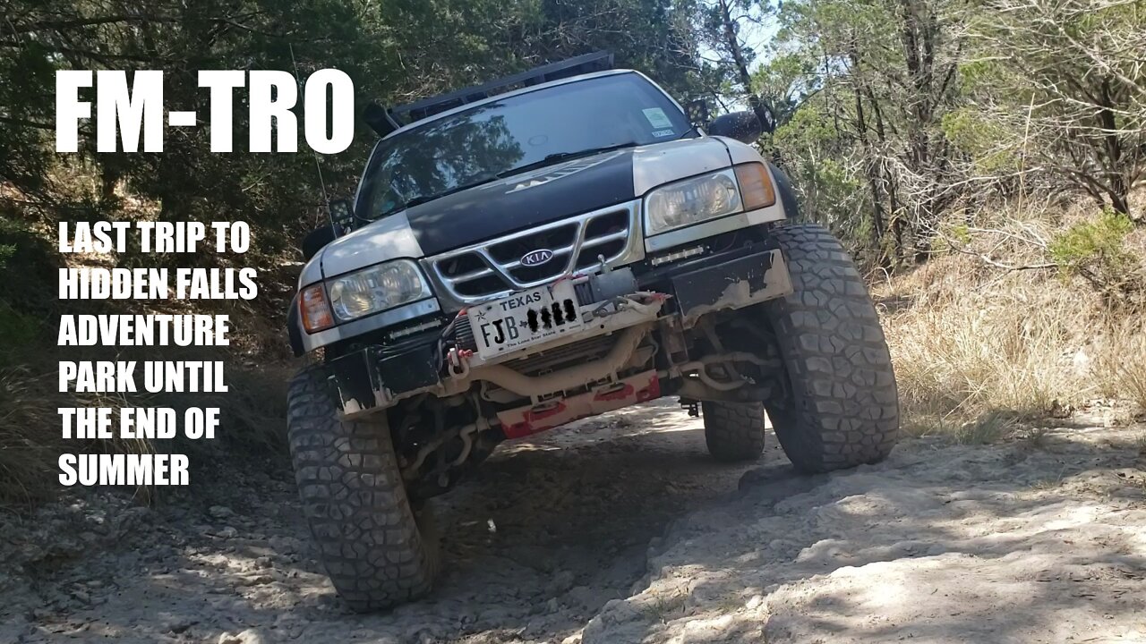 Kia Sportage on 35's running full trail FM-TRO at Hidden Falls