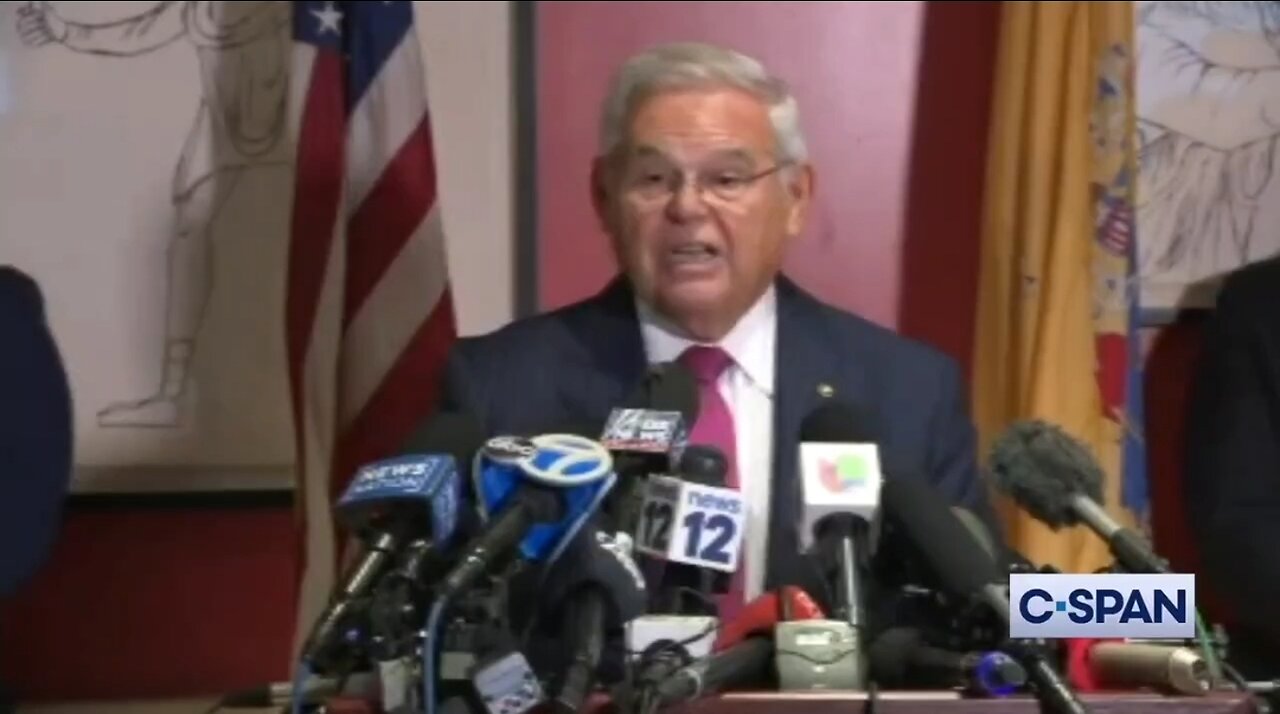 Sen Bob Menendez Blames Cuba For Taking Out $500K in Cash