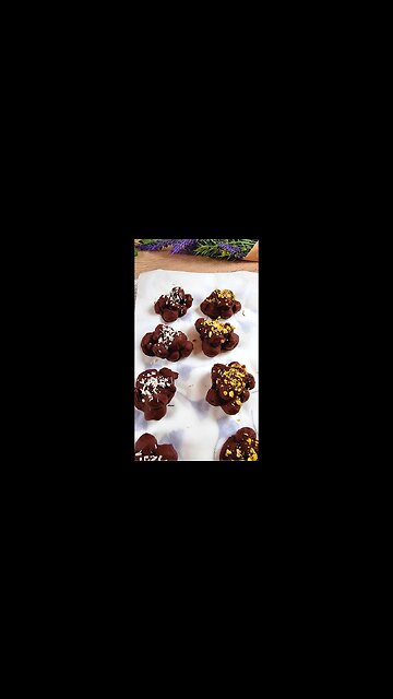 Dark chocolate blueberries bites!