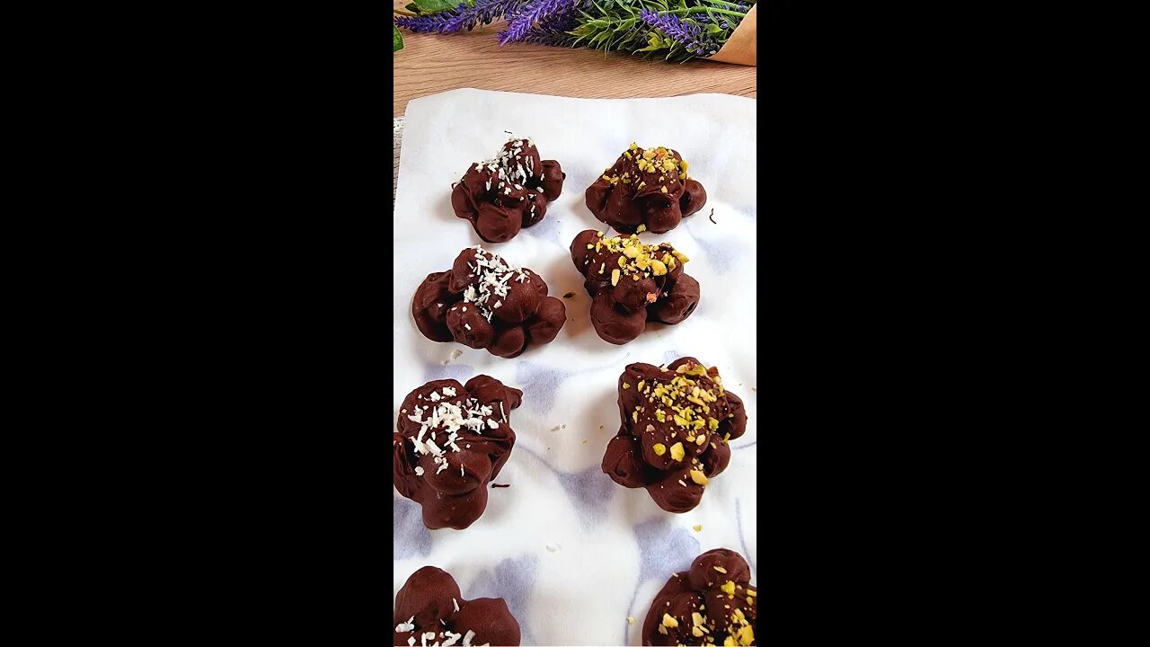 Dark chocolate blueberries bites!