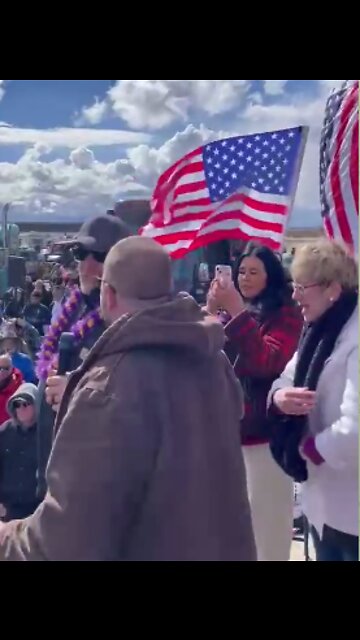 CA Truckers sing Amazing Grace w/Leigh Dundas