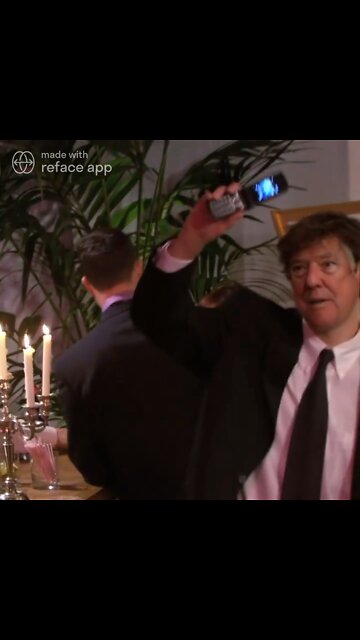 Donald Trump Waving A Fliphone Meme!