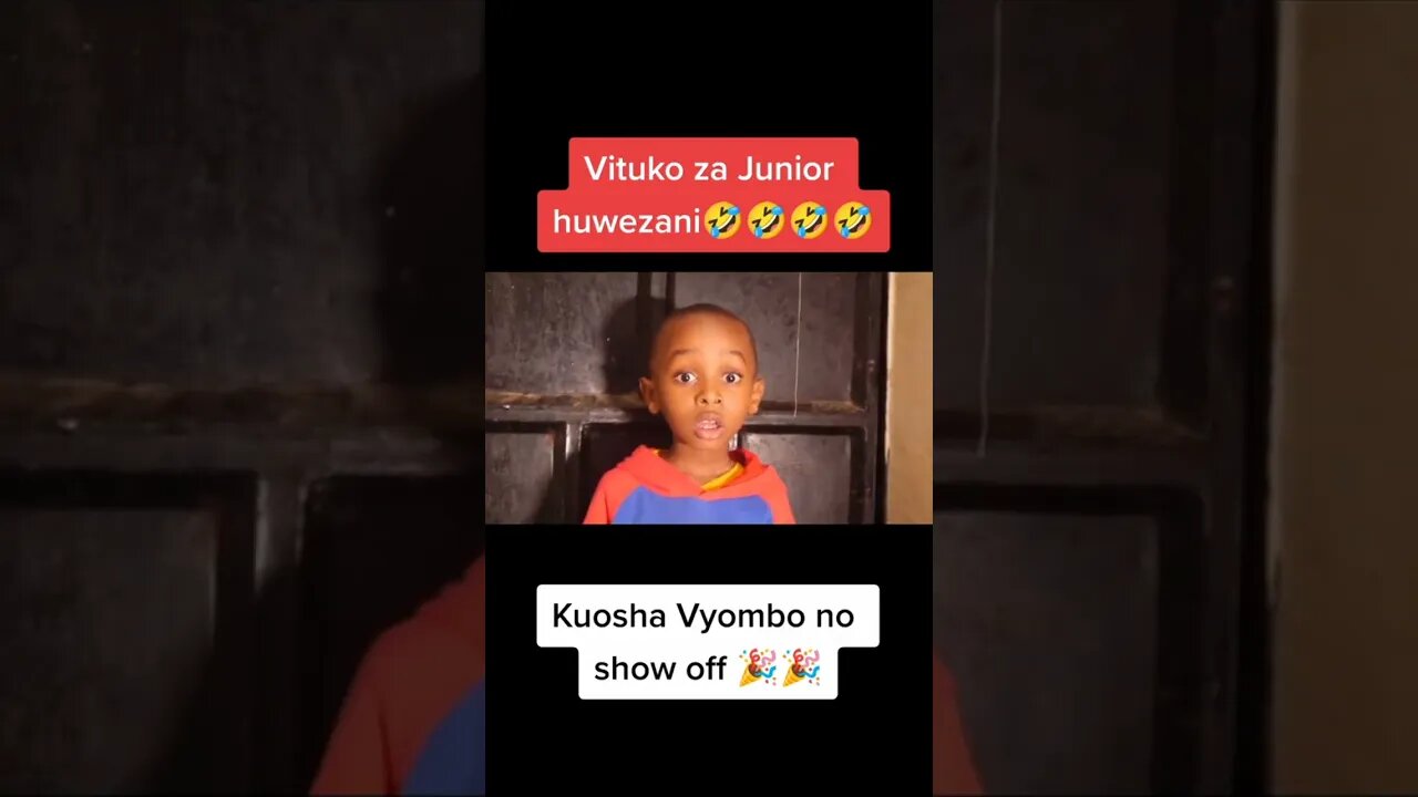 Kuosha vyombo ni showoff 😂😂