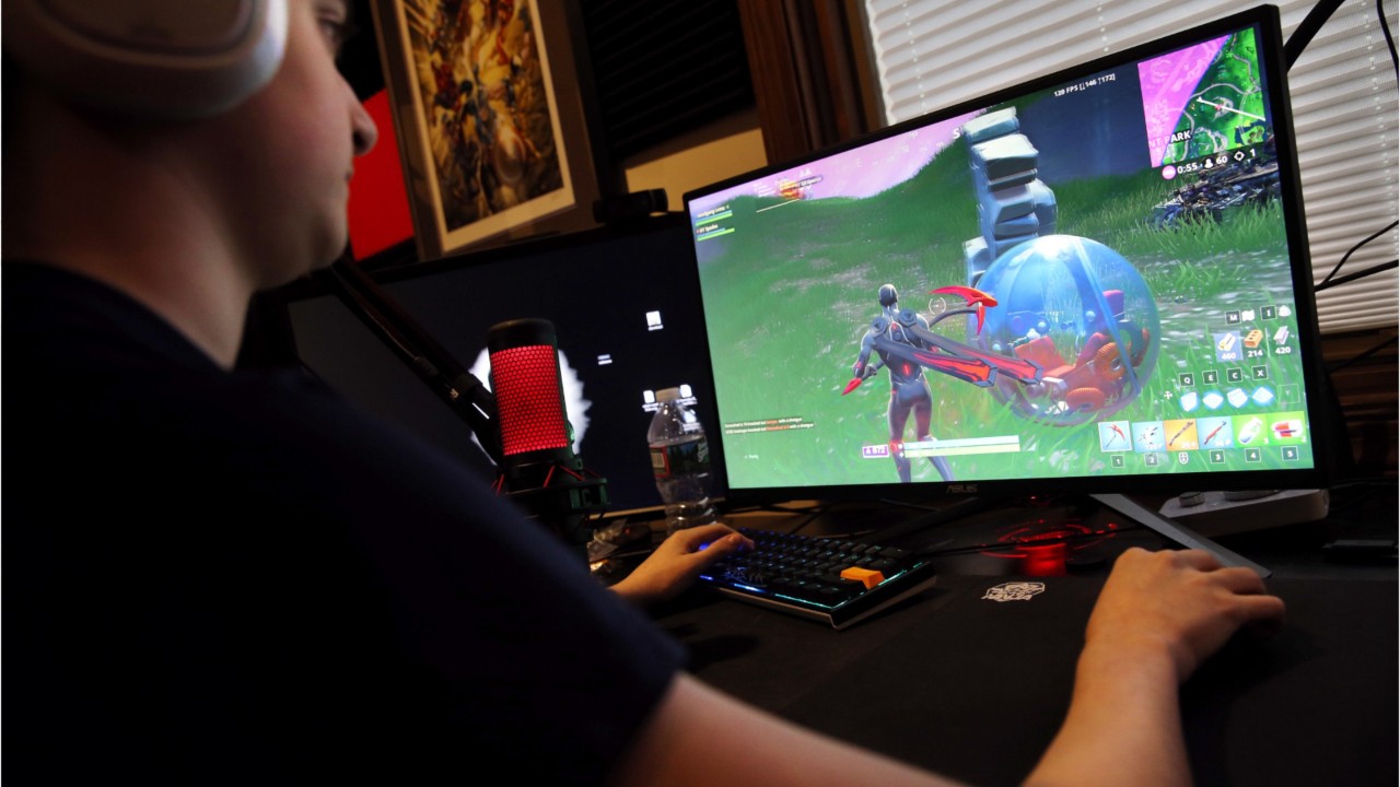 A teen who frustrated his mom gaming 8 hours a day became a millionaire in the Fortnite World Cup