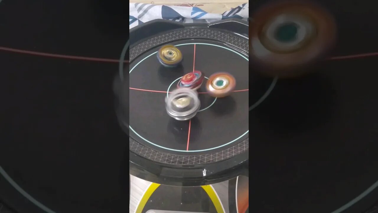 fafnir vs spriggan vs raphael #batalhadebeyblade #beyblade #beybladeburst