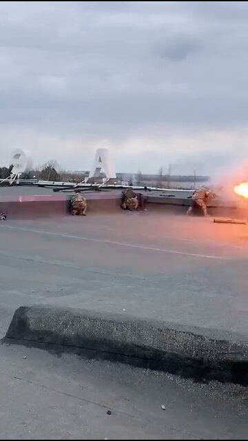 ★★★ Ukrainian Special Forces engage Russians from the roof of the Nikolaev Airport