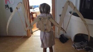 Dad builds wings for his daughter's costume