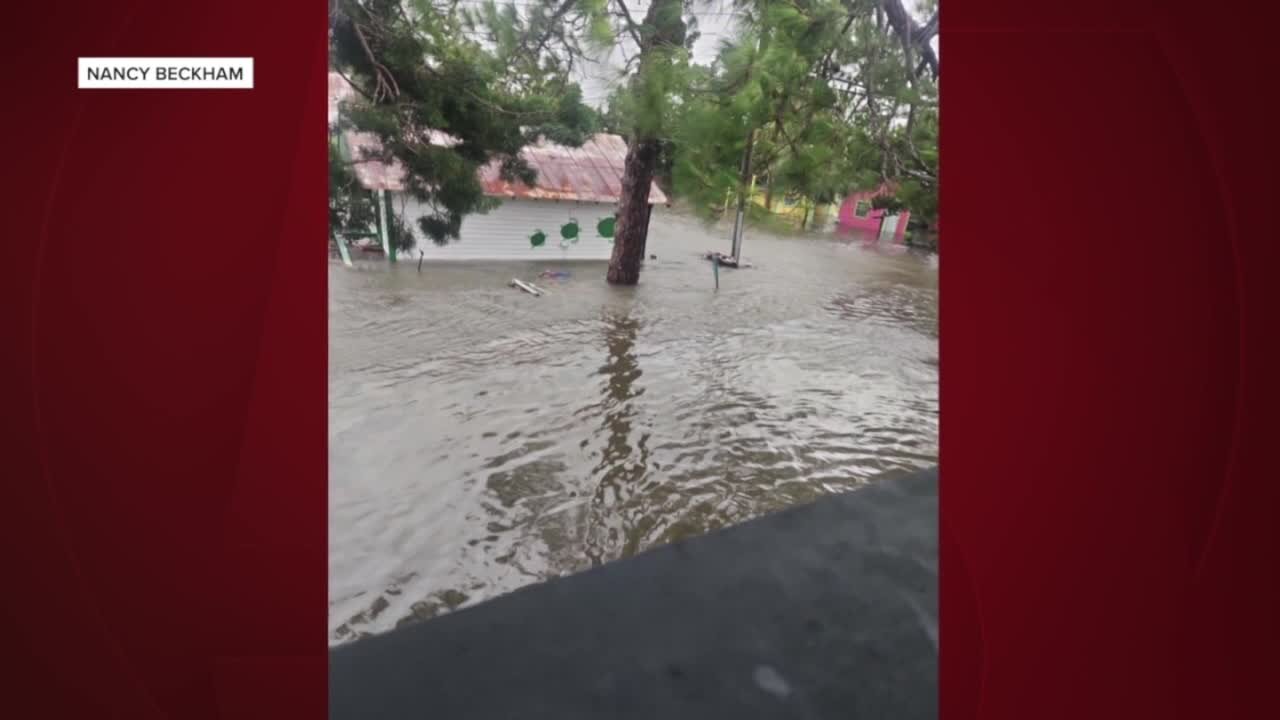 Cedar Key artist 'kind of numb' after Idalia leaves shop underwater