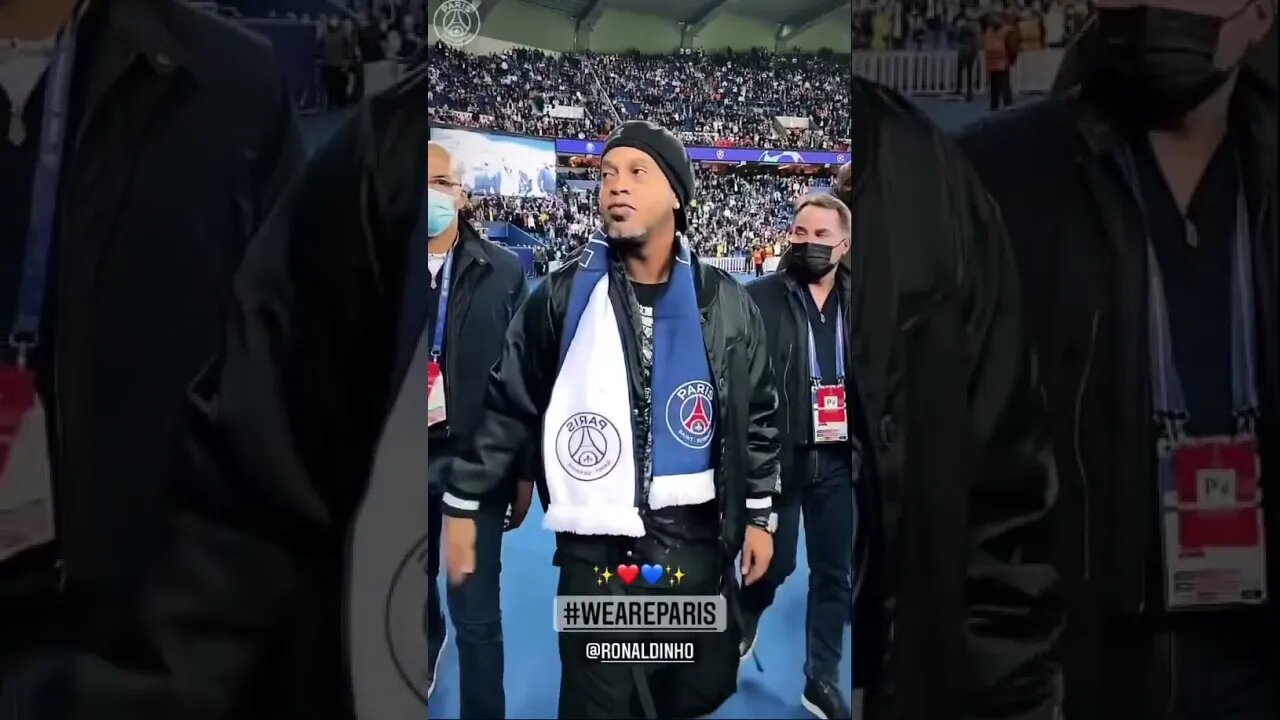 Ronaldinho at PSG Stadium 🎮