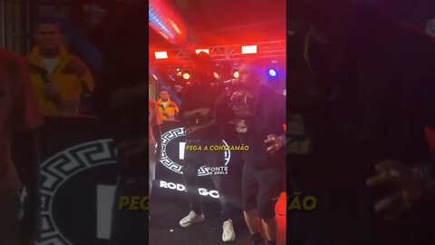 MC HARIEL CANTANDO COM ICE BLUE NO SHOW DO RACIONAIS #short #shorts #shortsvideo