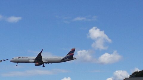 Airbus A321 PT-XPF vindo de Fortaleza para Manaus