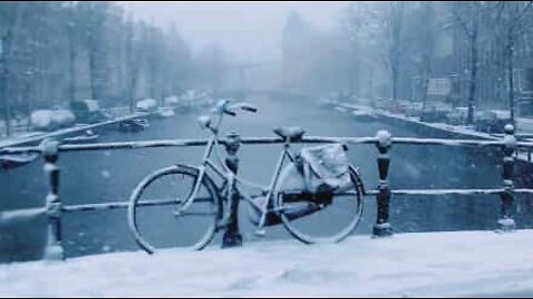 Amsterdam bliver omdannet til en magisk verden, når den sner