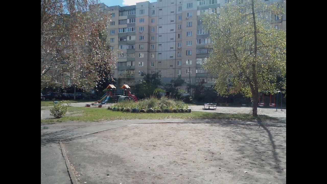 Kiev, Marina Tsvetaeva street. Courtyard