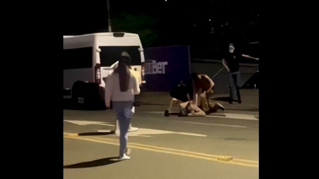 Brasil - Military personnel arrested men in the house - Black hats or white hats?