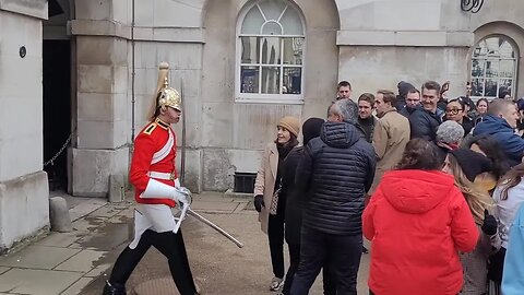 MAKE WAY GUARD SHOUTS AT CROWD IN HIS WAY #horseguardsparade