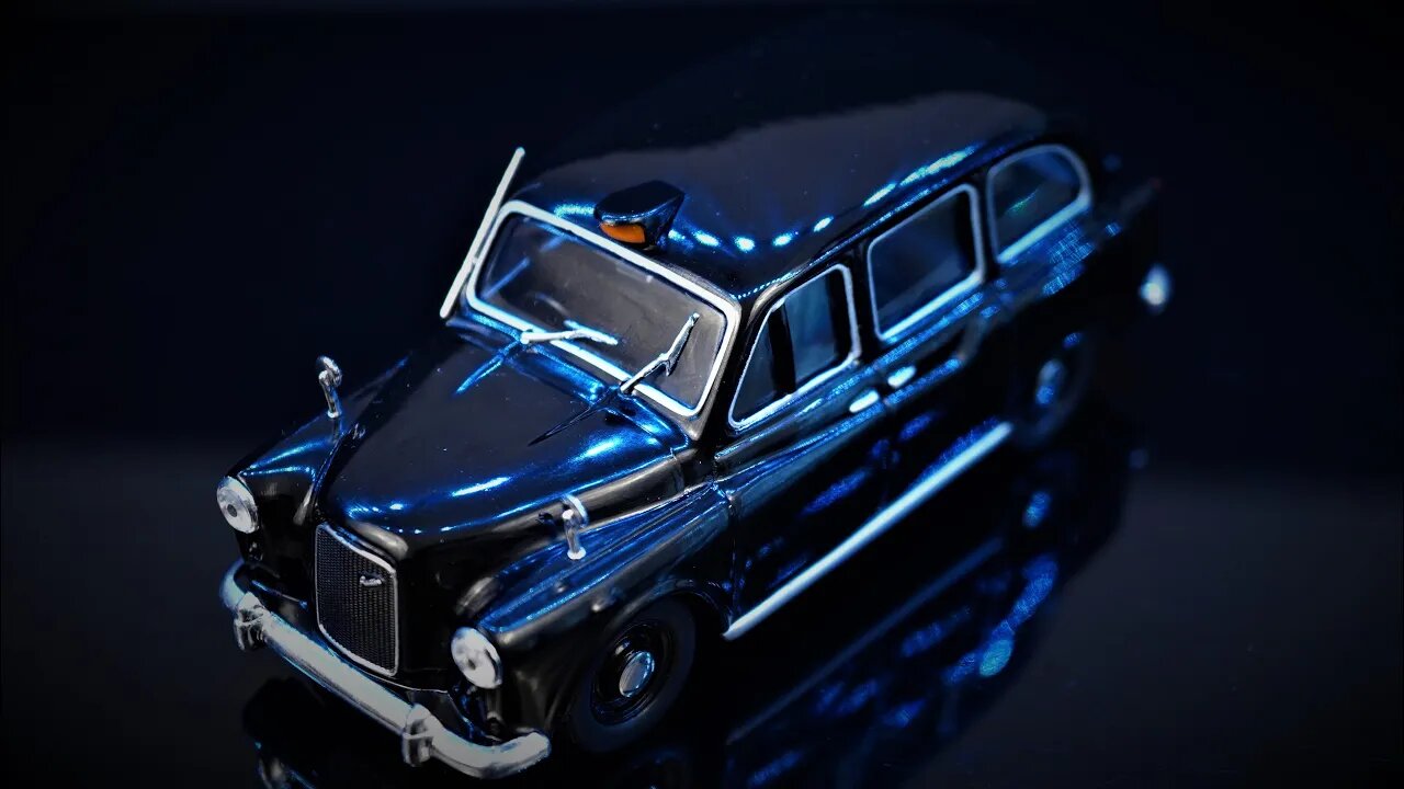 Austin FX4 "London Taxi" - WhiteBox 1/43 - 2 MINUTES REVIEW