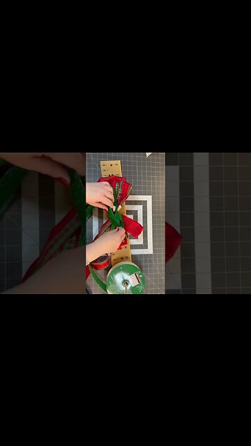 How to Make a Bow #julieswreathboutique #craftingideas #bowmaking #christmasdecor #christmascrafts