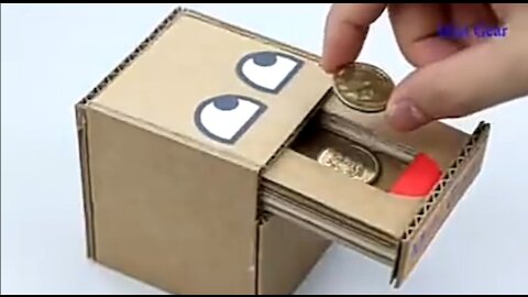 How to make a piggy bank to teach your children to save