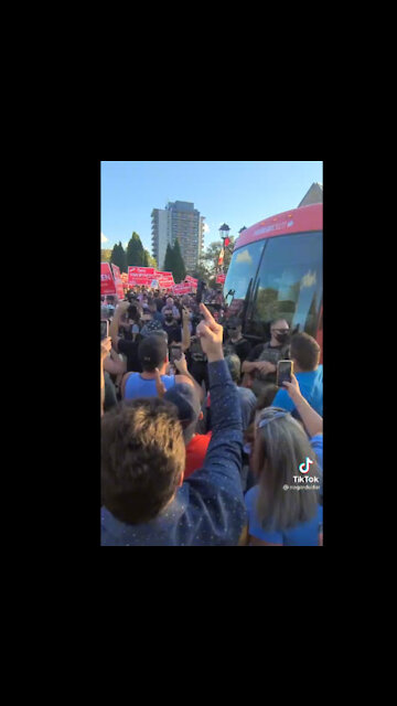 TURDeau getting the "hero’s" welcome he deserves