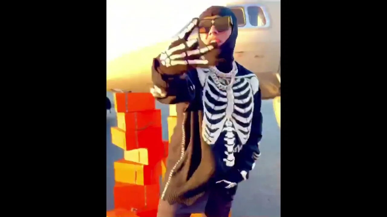 6ix9ine Flex Cash And His Luxurous Life