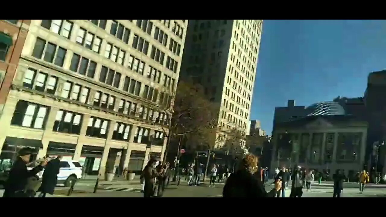 The Nimrod tree at Union Square Park has caught on fire Happy New Year 2023