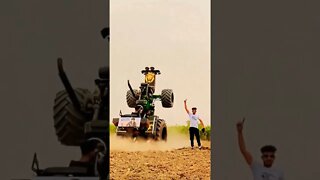 #sidhumoosewala #tractor #stunt #viral #shortsviral #shorts #stuntvideo ✌️✌️