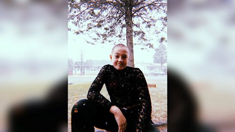 À 11 ans, elle se rase les cheveux et en fait don à la Société canadienne du cancer