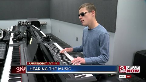 Omaha teen masters music without sight