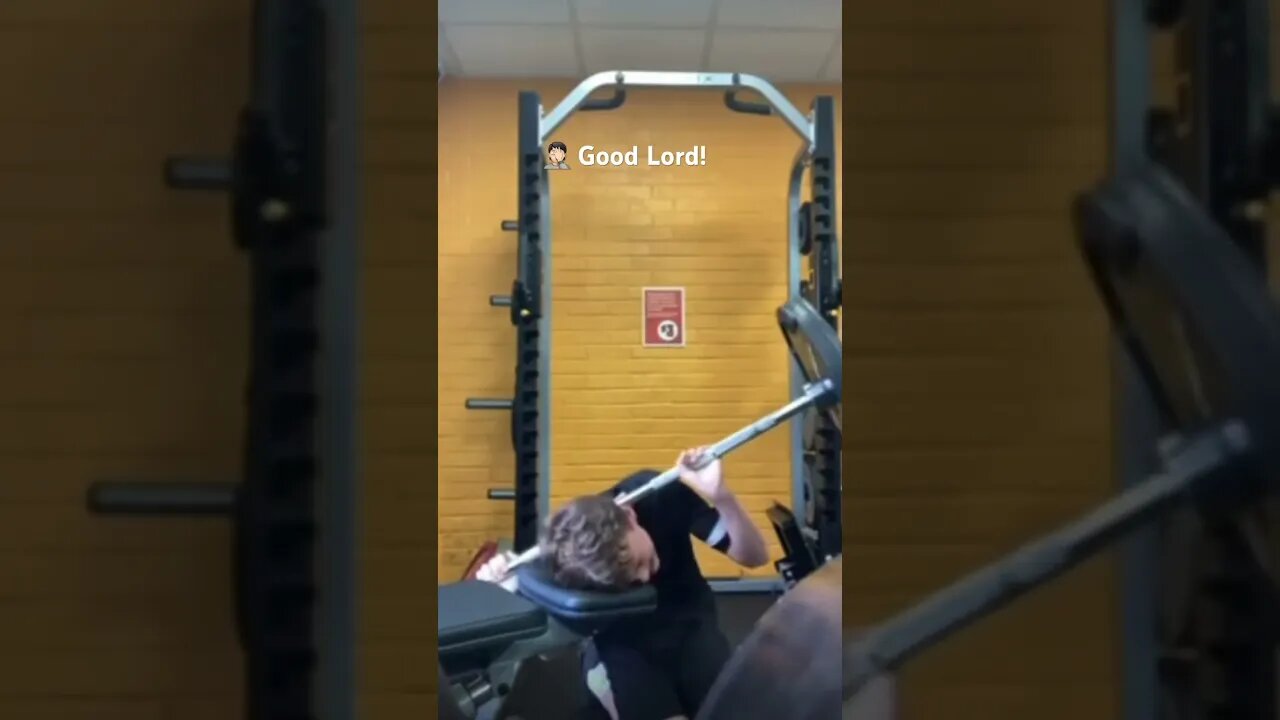 There was not other outcome since the first second. #gymfails #gympranks #gymvideo #gymlife