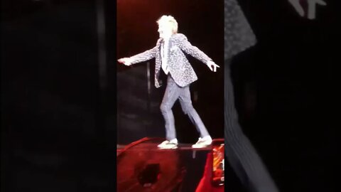 ROD STEWART awesome dance moves - Live ATL 3-30-22 Rod glides across the stage, he is forever young