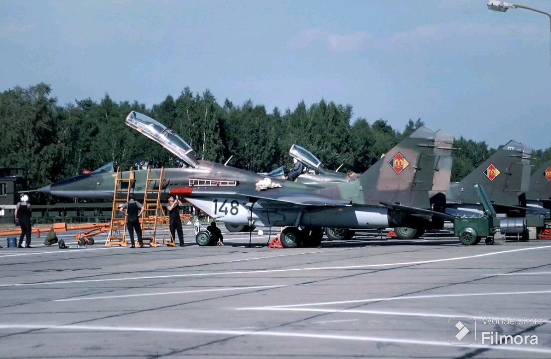 Die Kampfflugzeuge MiG-21, MiG-23 (UB und BN) und MiG-29 der DDR-Luftwaffe