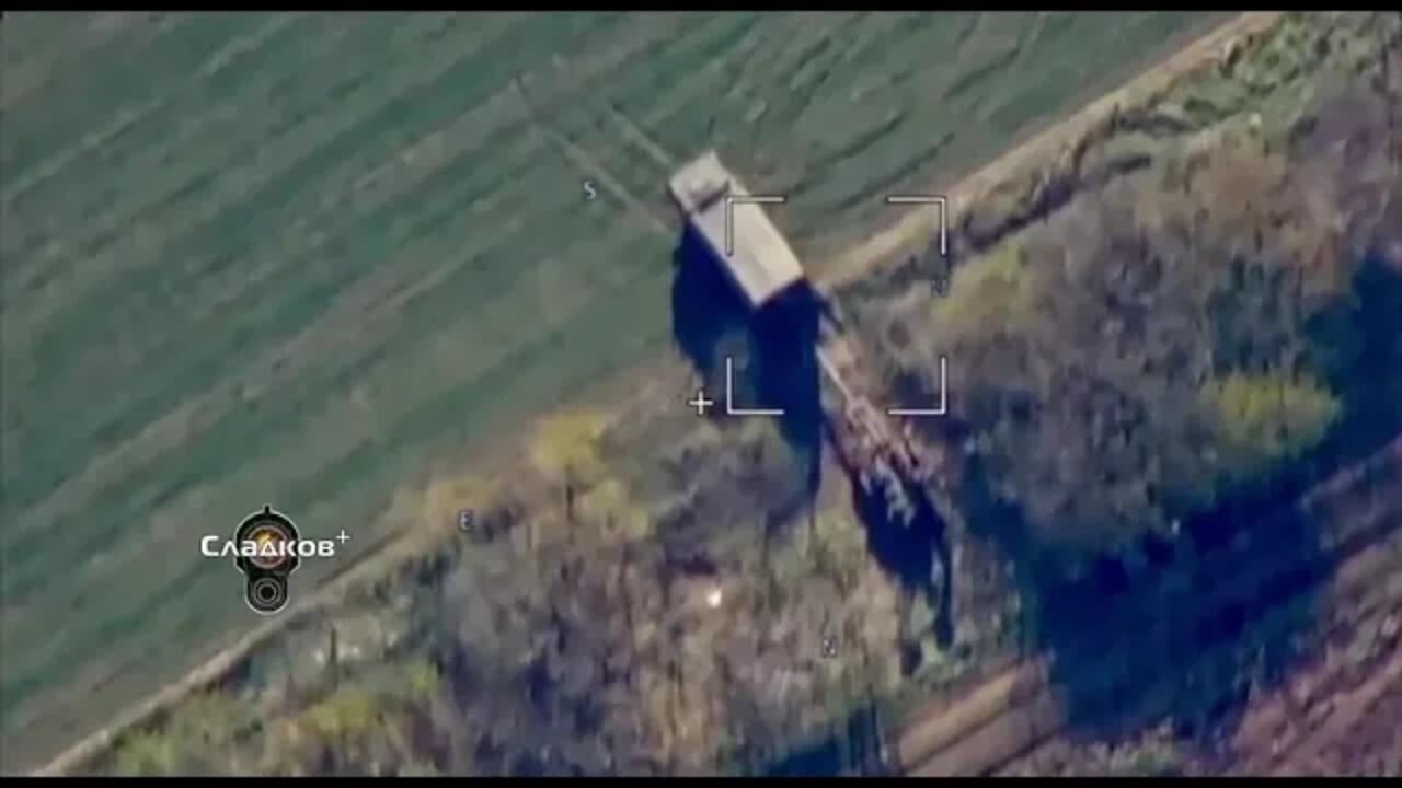 Russian Kamikaze UAV Lancet Hits American M-777 Howitzer