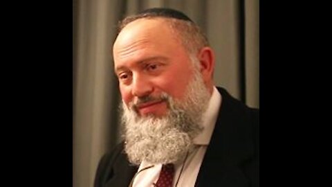 Rabbi David Bar-Hayim Davens in the Sukkah (Mincha, Nusach Eretz Yisrael)