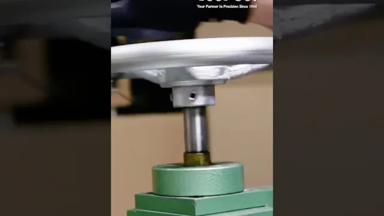 Amazing machine that cuts circular disks