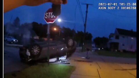 BODYCAM: Suspect Rams Cruiser, Takes Off, Crashes, Dies From Self Inflicted Gunshot Wound