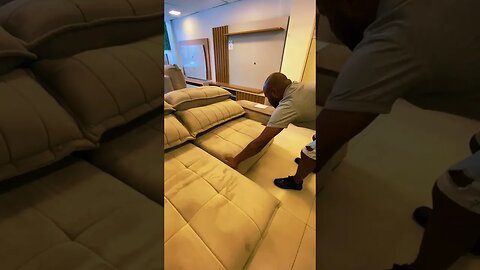 O sofá Venice é uma das novidades na Estrela Móveis e tem colecionado fãs por seu design charmoso.