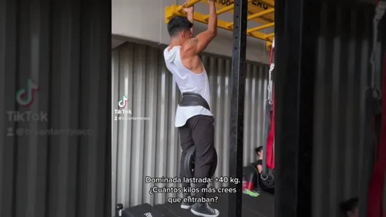 Dominada Lastrada con 40 kg (¿Cuántos Kilos Más Crees que Entraban?) 🤩