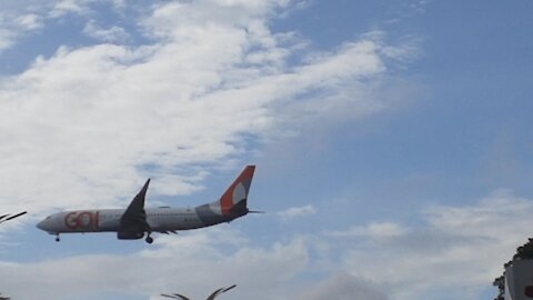 Boeing 737-800 PR-GGJ beim Endanflug vor der Landung in Manaus von Fortaleza