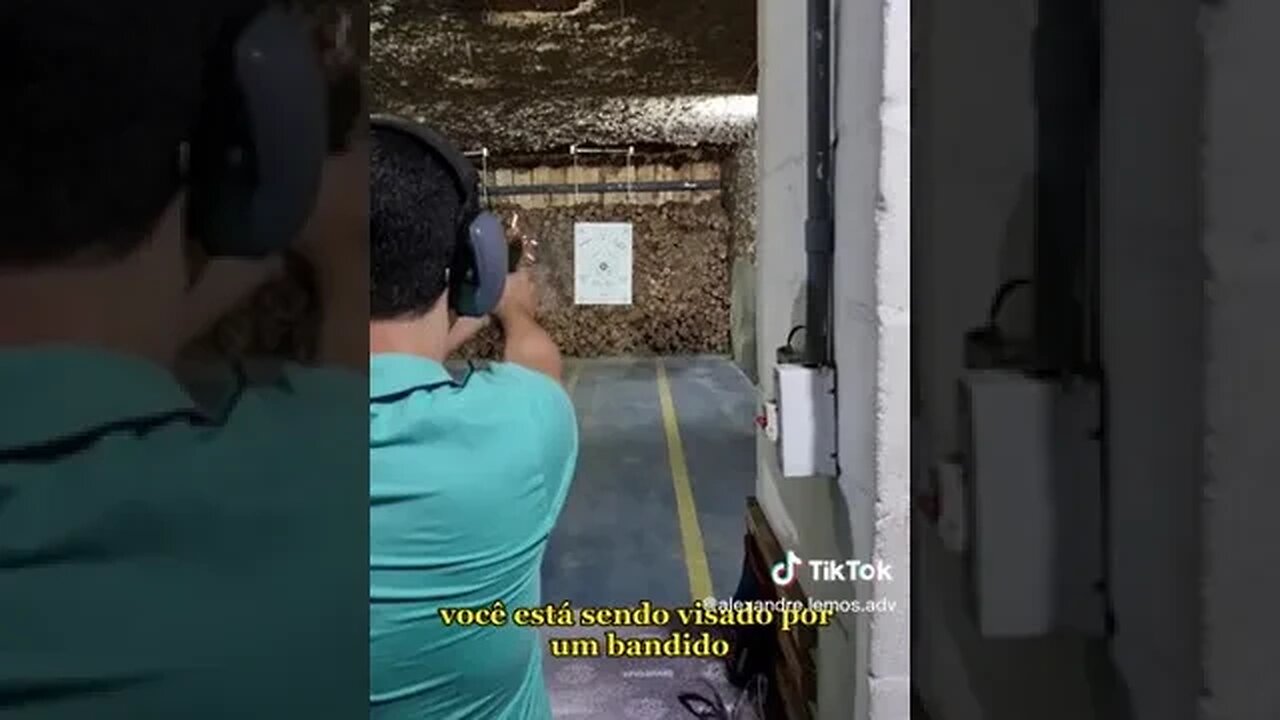 O LADRÃO PERSEGUE QUEM NÃO VOTOU NELE.