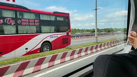 Traveling on Phuong Trang's bus bed - [Trải nghiệm du lịch xe bus giường nằm] #shorts