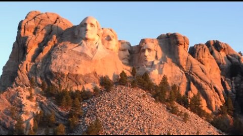 Sunrise on Mt Rushmore
