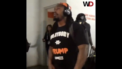 Raiders Player Wears Everybody vs Trump" T-Shirt To Sunday's Game